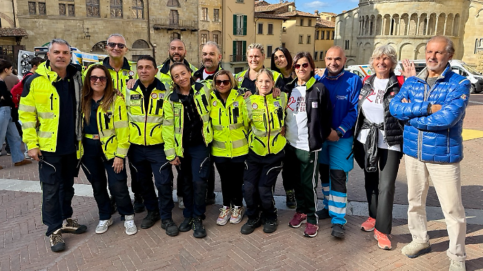 Lezioni di primo soccorso in Piazza Grande. Cittadini, studenti e volontari protagonisti dell'iniziativa Restart della Asl Tse