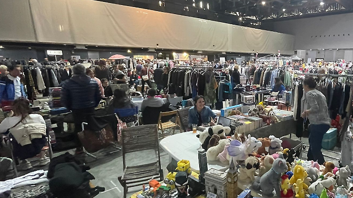 Il Mercato delle pulci di Arezzo è diventato grande: oltre 20 mila visitatori 