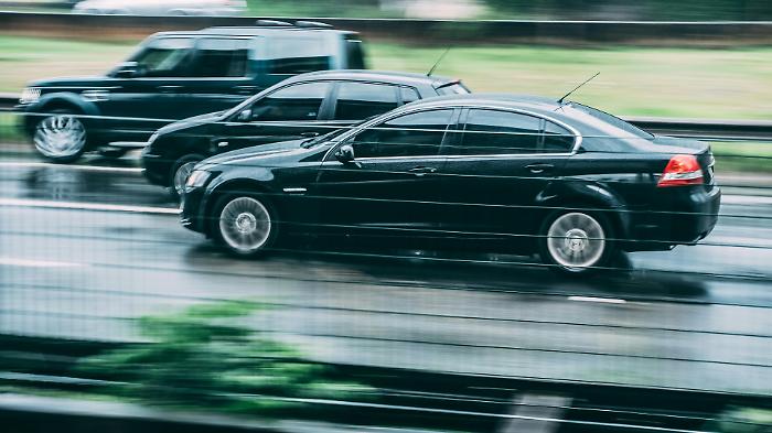 Un'altra stangata, cara auto quanto mi costi: le assicurazioni aumentano ancora. Ecco dove si spende di più