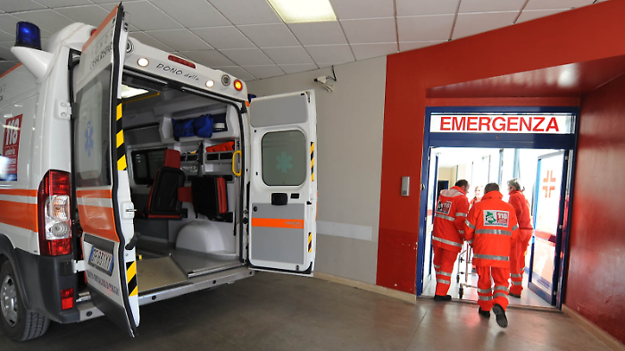 Incidente in bicicletta,  76enne soccorso e trasferito in elicottero al policlinico di Siena