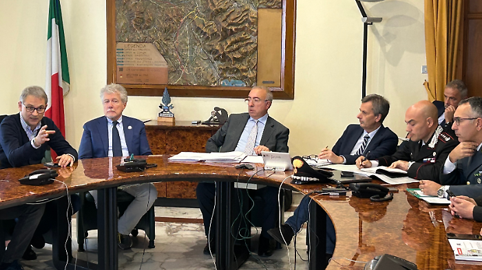 La riunione in Prefettura