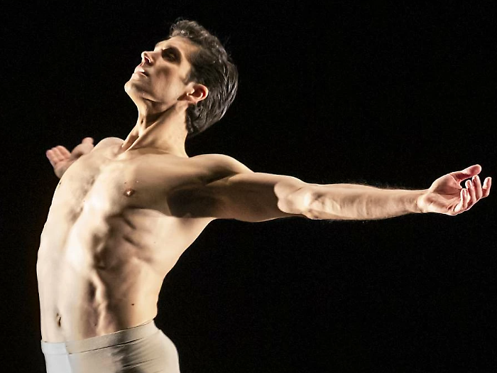 Dopo la laurea honoris causa, il 14 e 15 novembre l'etoile chiude le celebrazioni del 25&deg; anniversario di carriera internazionale con lo spettacolo Roberto Bolle and friends