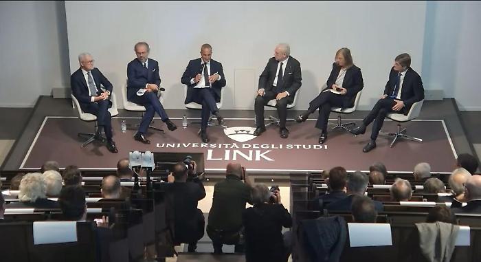 Oggi il convegno Editoria e informazione: carta, digitale&hellip; e poi? Il futuro e l'attacco della IA. Grandi ospiti all'Universit&agrave; degli Studi Link di Citt&agrave; di Castello