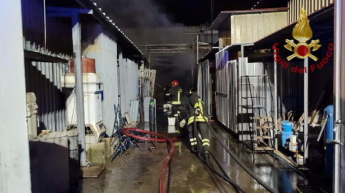 Incendio nella ditta orafa