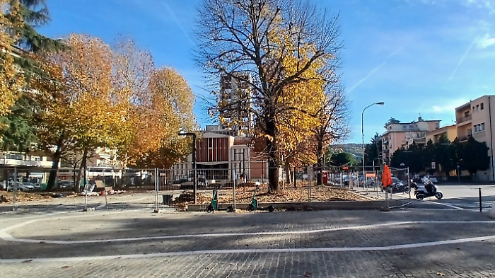 Piazza Giotto sotto l'albero: prima di Natale il taglio del nastro dopo i lavori di riqualificazione