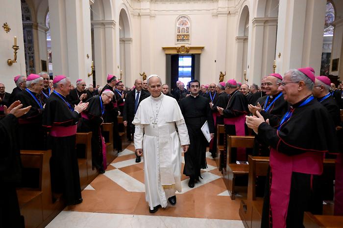 Papa Leone XIV in Umbria, nel silenzio pubblico un forte messaggio agli uomini di Chiesa