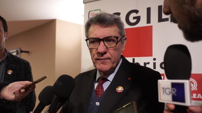 Sciopero generale di Landini. Il solito attacco al governo 