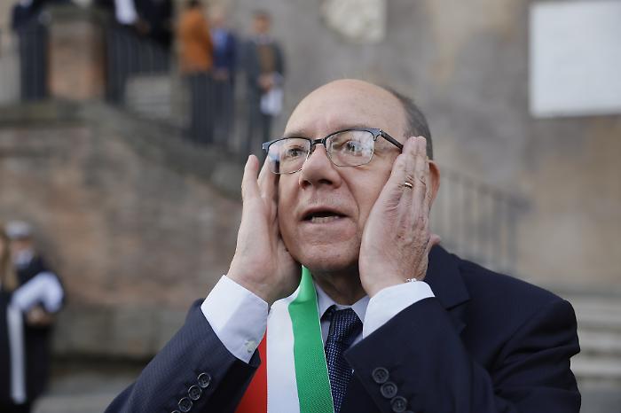 Geppi Cucciari accende la serata di Rai 3: le anticipazioni di Splendida Cornice tra Spike Lee, Carlo Verdone e Milo Manara