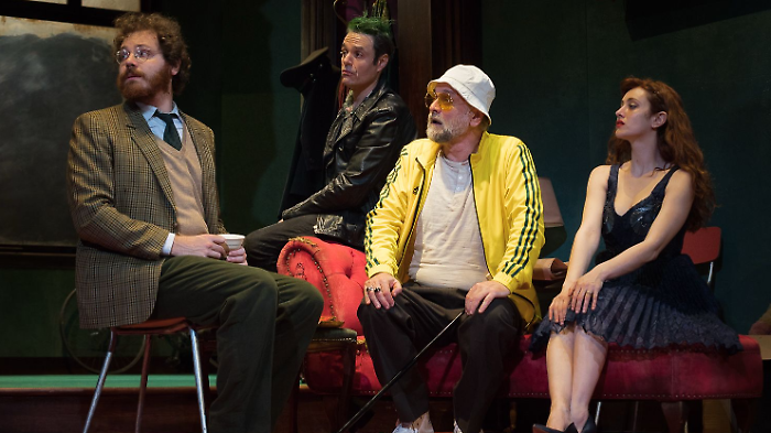 Al Petrarca di Arezzo Ritorno a casa, l'opera di Harold Pinter firmata da Massimo Popolizio. Doppio appuntamento