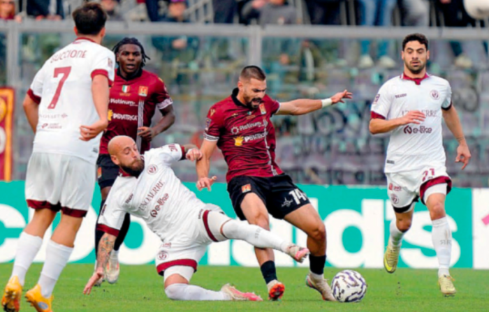 Il Ravenna vince e stacca l'Arezzo. Le pagelle degli amaranto dopo la sconfitta di Livorno