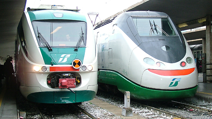 Treni, lavori sui binari della linea Firenze-Arezzo. I tempi dell'intervento e le ripercussioni sugli orari