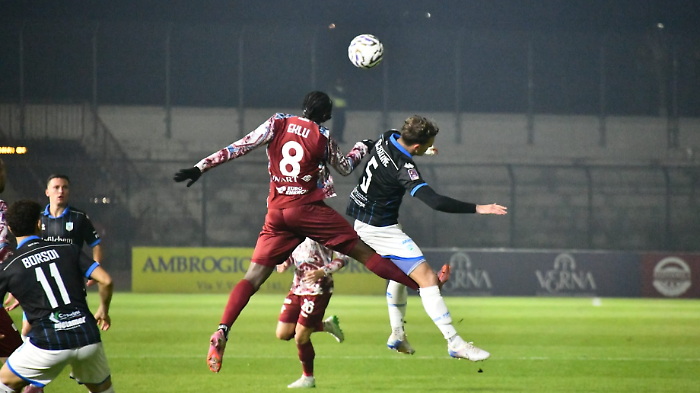 Gol ed emozioni al Comunale: Arezzo-Pineto finisce 3-3