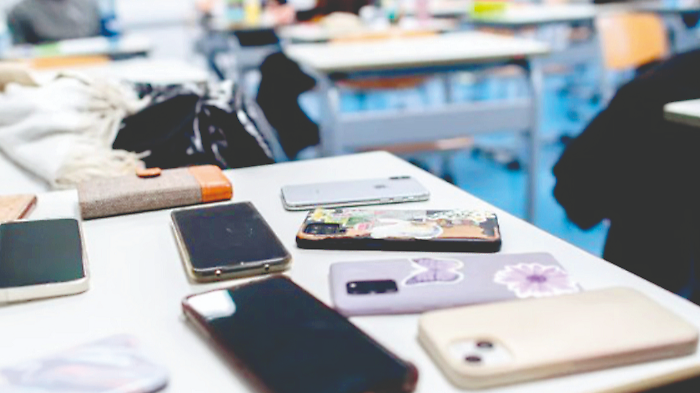 Scuola & lavoro, l'inserto del Corriere va in vacanza.  Nell'ultimo numero del 2025 focus sulle iniziative contro bullismo e ludopatie