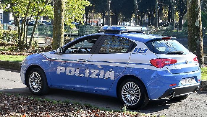 Spacciatore con 400 grammi di droga ai giardini Porcinai, arrestato dalla Polizia