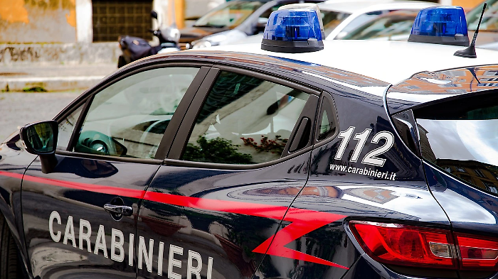Furto di rame al cimitero: i ladri portano via arredi funebri e grondaie