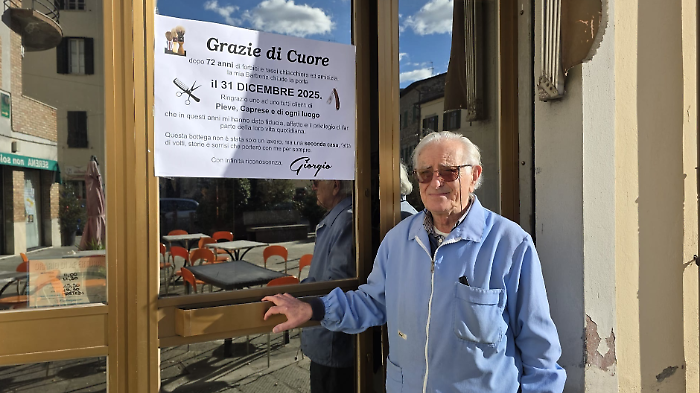 Lo storico barbiere del paese chiude dopo 72 anni di attivit&agrave;. Tra i suoi clienti anche Amintore Fanfani