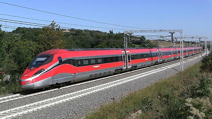 Guasto a un treno lungo la linea Av Roma-Firenze: ritardi fino a 40 minuti e rallentamenti fino a 70. La circolazione in graduale ripresa