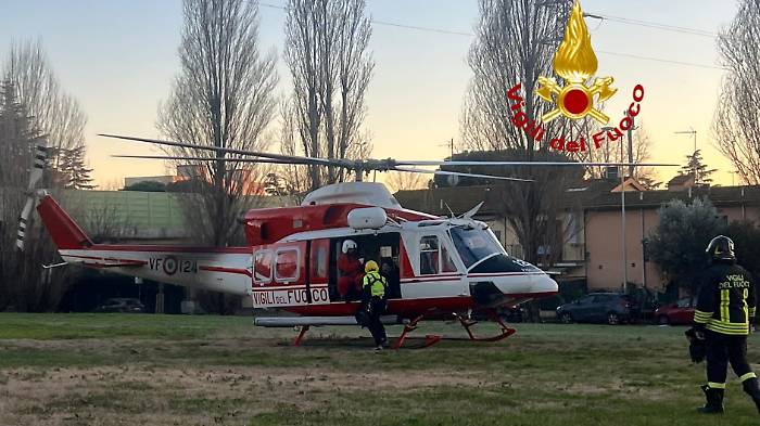 Famiglia si perde durante un'escursione: in 4 ritrovati grazie all'elicottero dei vigili del fuoco di Arezzo