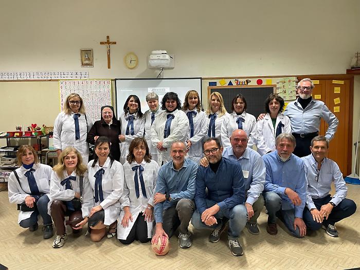 Ex alunni tornano a scuola