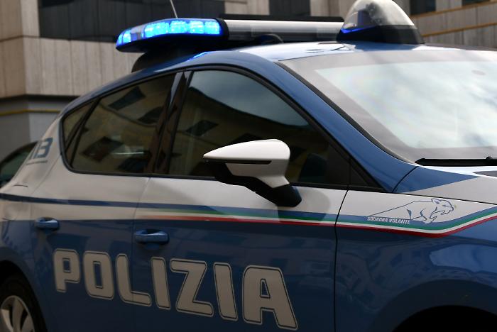 Un arresto e sei ordini di allontanamento: attivit&agrave; e controlli della Polizia