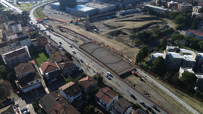 Via Fiorentina si prepara al cambio: dopo il collaudo della copertura del tunnel pi&ugrave; vicino lo spostamento delle corsie
