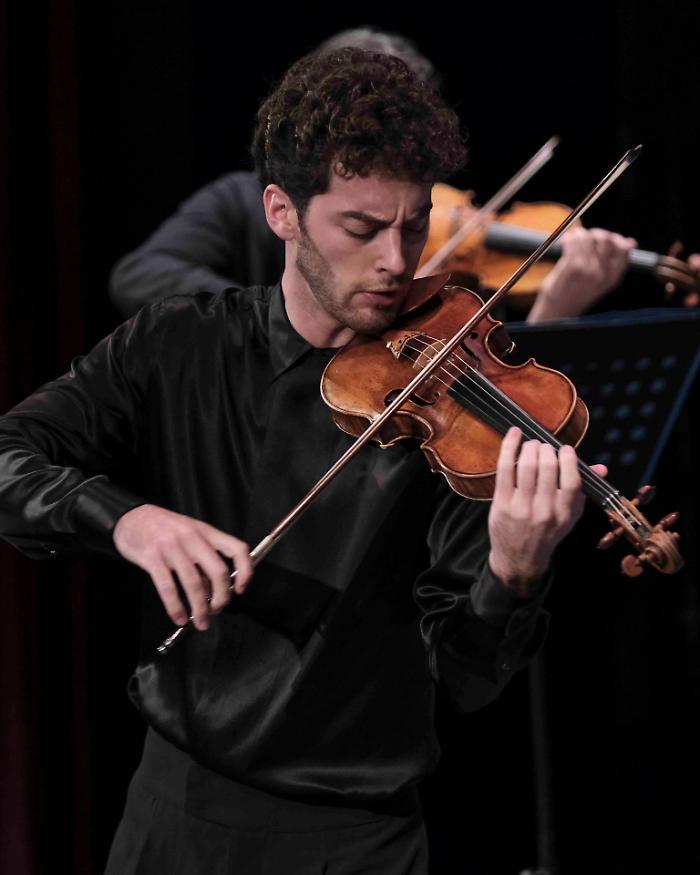 Giochi Olimpici invernali, Giovanni Andrea Zanon tra i protagonisti della cerimonia di apertura: il palco globale per il violino del direttore della Stagione Artistica Aretina