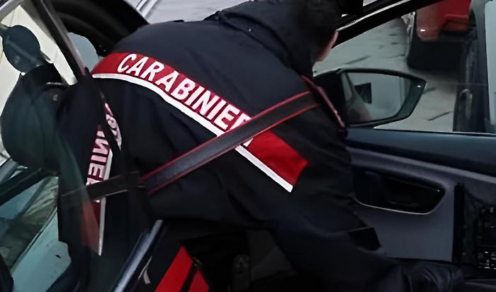 Donna scrive messaggio d'addio ai parenti. I carabinieri la salvano dal gesto estremo