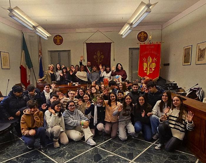 Studenti spagnoli a Foiano della Chiana tra Carnevale, scambi culturali e amicizia. Il sindaco Franci: "Esperienze dal valore straordinario"