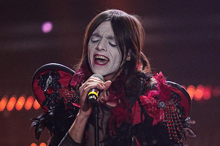 Lucio Corsi, quanto ci manchi. Il Sanremo dell'omologazione che somiglia sempre pi&ugrave; a una playlist algoritmica