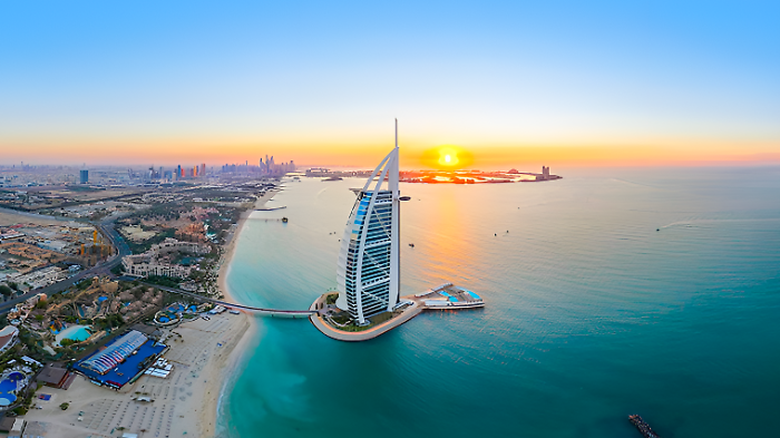 Guerra all'Iran, nove aretini bloccati a Dubai durante la vacanza nella nave da crociera