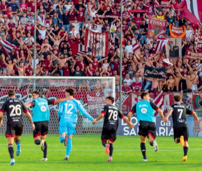 Arezzo - Ravenna, passa la storia: vincere e volare. Non &egrave; solo calcio. Un spinta verso il futuro