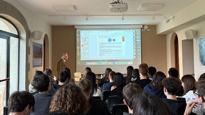 Torna l'inserto Scuola & lavoro: il progetto Being della Provincia, le pagine realizzate dall'istituto Marcelli e dal Magiotti, la conclusione di Fare Impresa