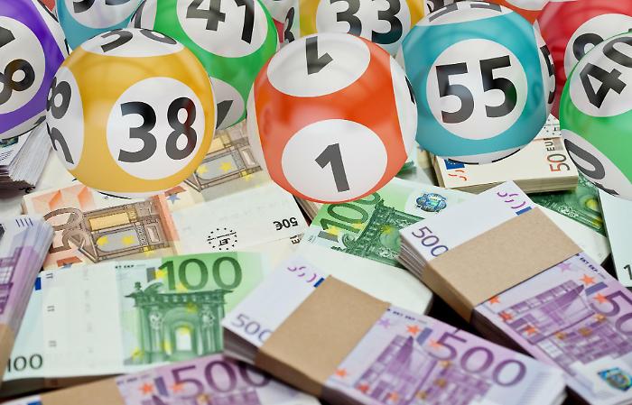 Colpaccio al Lotto: vincita da quasi mezzo milione di euro. E c'&egrave; chi festeggia anche nell'Aretino