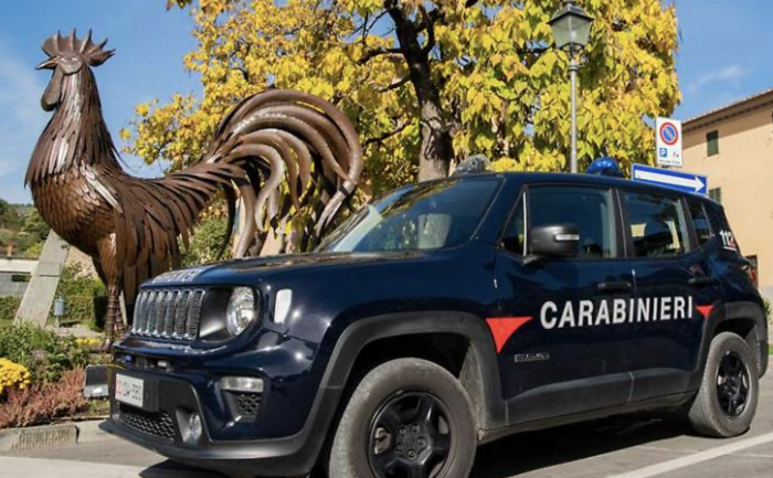 Ladri esperti di vino, rubano al ristorante bottiglie da 1.200 euro. Ma i carabinieri presentano il conto