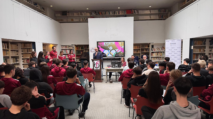 Lo sport contro il bullismo e i giovani studiano le istituzioni: nuovo appuntamento con l'inserto Scuola & lavoro