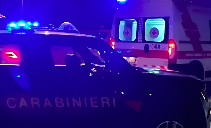 Carabinieri e ambulanza