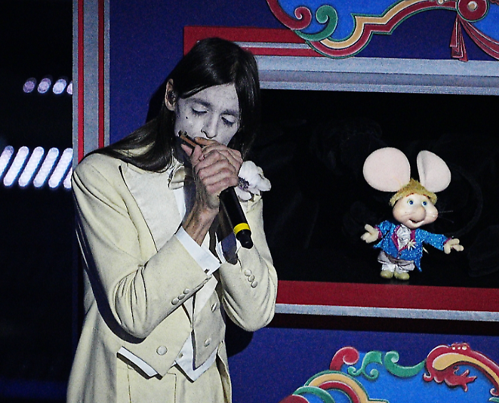 Stasera a letto tardi, i bambini protagonisti in tv. Tra gli ospiti c'&egrave; anche Topo Gigio. Le anticipazioni