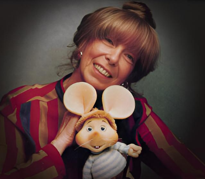 Topo Gigio, dalla mamma alla fidanzatina: la sua vera storia. Dalla televisione alla musica