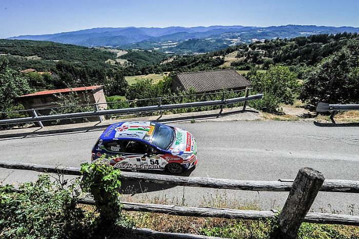 Anche i rally aiutano a tappare le buche