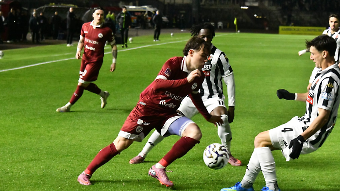 Arezzo, che beffa. L'Ascoli si prende il big match all'ultimo secondo su calcio di rigore