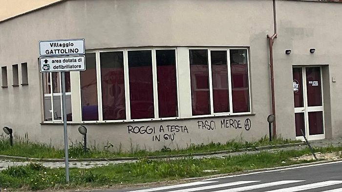 Scritte spray contro il presidente di Arezzo Casa, vicinanza e sdegno di Nisini (Lega). Roggi: "Proseguo nel mio impegno"