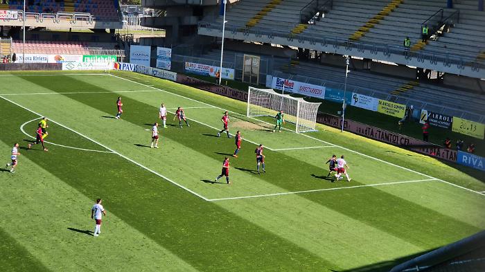 Arezzo, solo un pari contro la Samb. Finisce senza gol, decide l'Fvs. E ora si aspetta Ascoli-Vis Pesaro