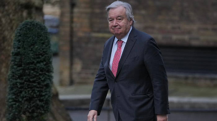 Il Segretario generale dell'Onu Guterres in visita ad Arezzo ha ammirato gli affreschi