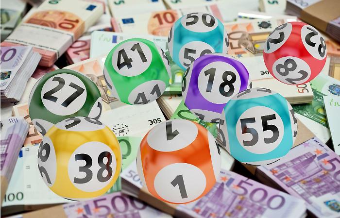 Superenalotto, ecco i numeri di oggi, marted&igrave; 14 aprile. Jackpot da paura: 150 milioni di euro