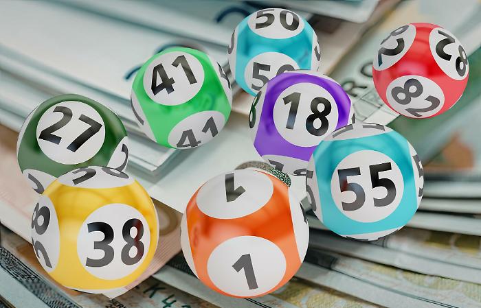 Superenalotto, i numeri di oggi, sabato 18 aprile: valgono quasi 152 milioni di euro