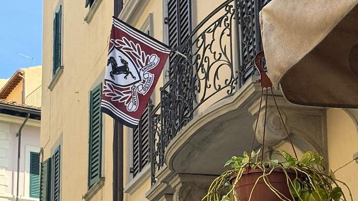 Bandiere sui balconi