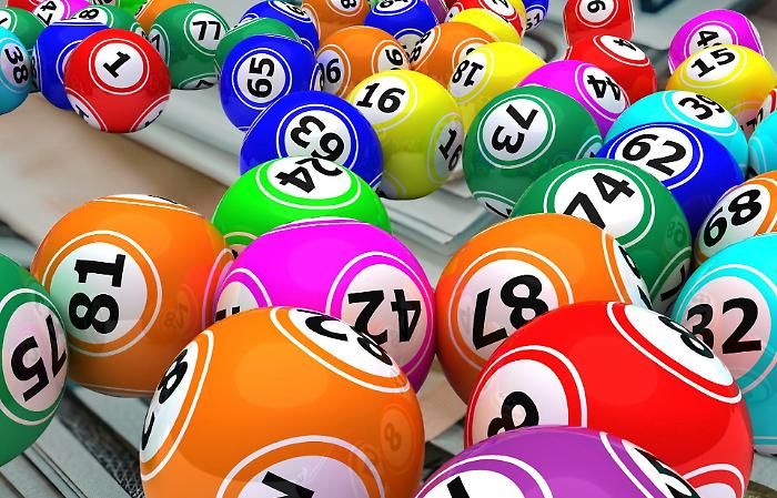 Lotto, i numeri di oggi, sabato 25 aprile.  