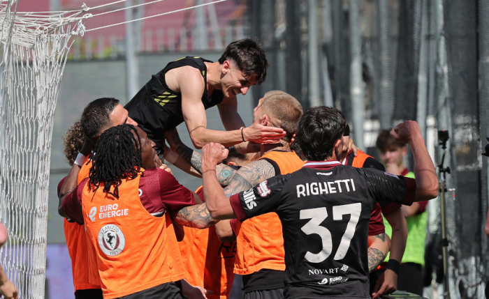 Arezzo realizza il sogno serie B. Ultima giornata dal film, poi la gioia e la grande festa