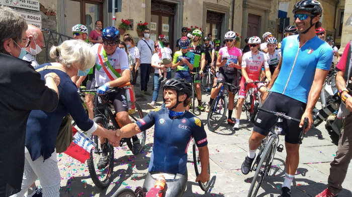 Alex Zanardi e quel giorno a Castiglion Fiorentino con Daniele Bennati e la folla poco prima del terribile incidente