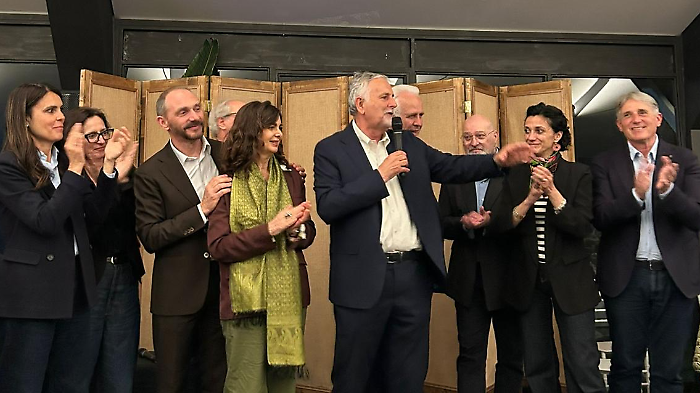 Con Bonaccini e Giani in 650 alla cena elettorale all'Equestrian di Arezzo per la candidatura a sindaco di Vincenzo Ceccarelli